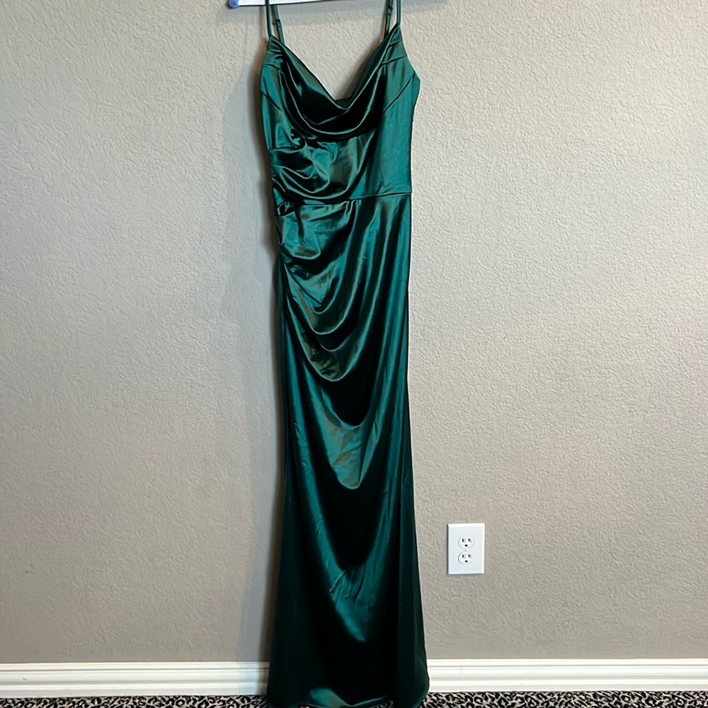 Green Windsor prom dress. Size medium